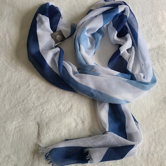 Vince Camuto Rectangular Spring/Summer Scarf - Picture 4 of 6
